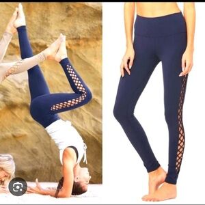 Alo Yoga Nectar Interlace Up Leggings in Navy